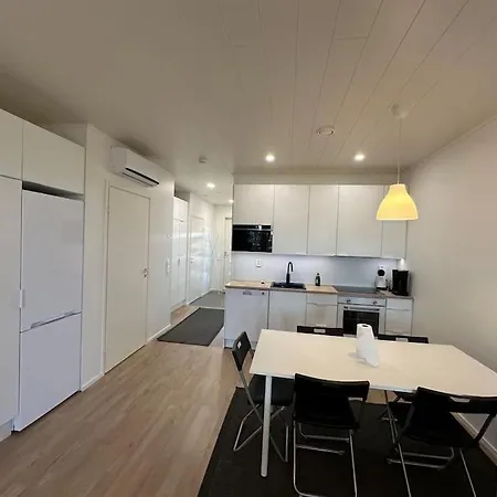 Kotimaailma - Uusi Rivitalokolmio Saunalla # 1