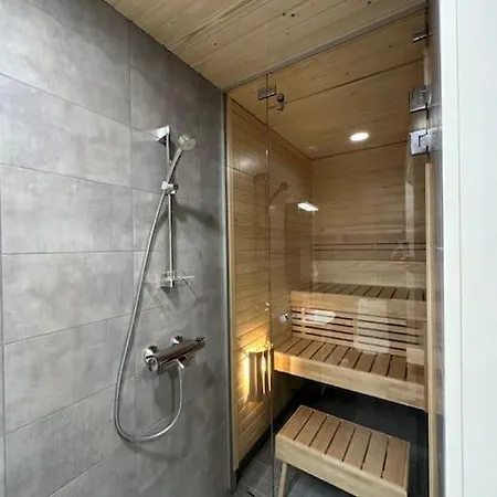 Kotimaailma - Uusi Rivitalokolmio Saunalla # 1 Apartman *