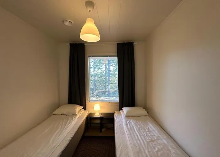 Kotimaailma - Uusi Rivitalokolmio Saunalla # 1 * קוקולה