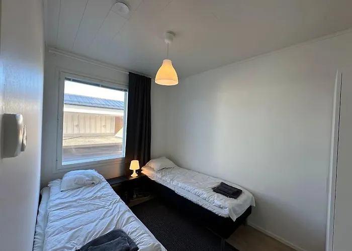 Kotimaailma - Uusi Rivitalokolmio Saunalla # 1 * קוקולה