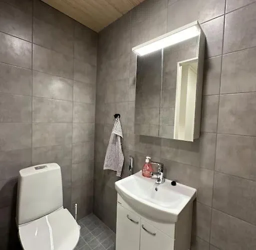 דירה Kotimaailma - Uusi Rivitalokolmio Saunalla # 1 *