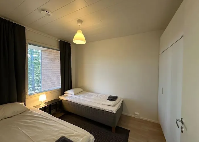 Kotimaailma - Uusi Rivitalokolmio Saunalla # 1 קוקולה