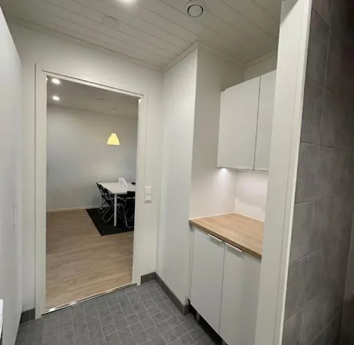 Kotimaailma - Uusi Rivitalokolmio Saunalla # 1 קוקולה